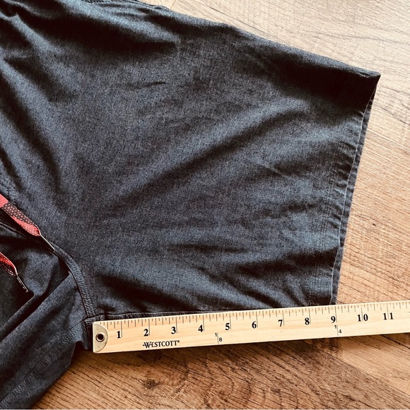 O’Neill Hybrid charcoal black/grey Shorts size 36 with front & back zip pockets - Picture 11 of 14